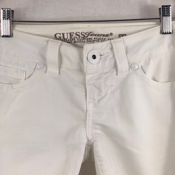 ❤️3/$30 GUESS white denim Bermudas 🤍 - Picture 6 of 7